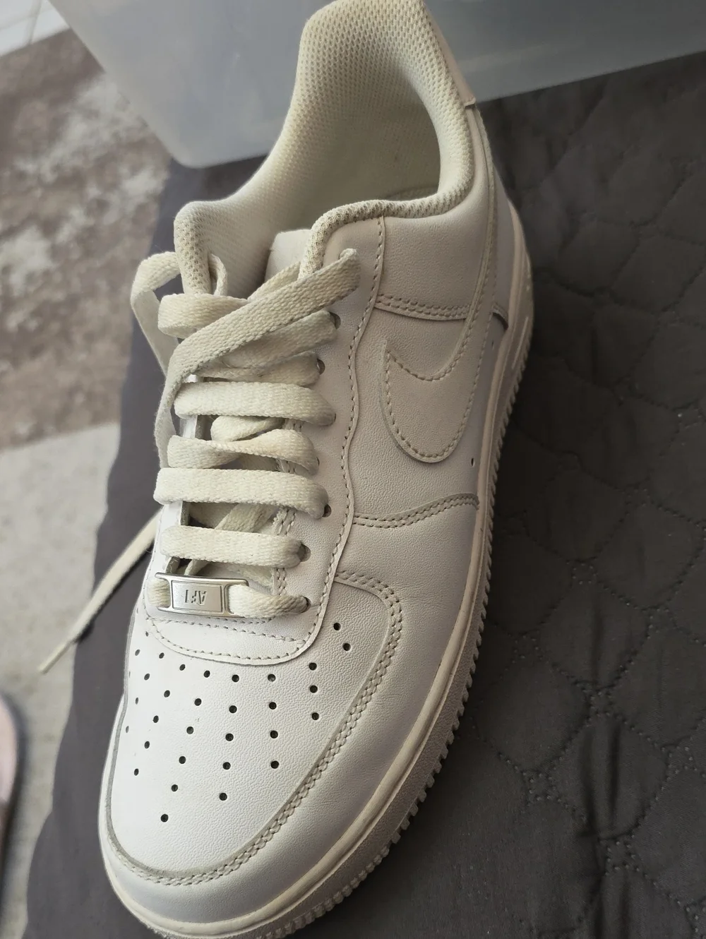 Nike Men's Off-White/Beige Leather Low-Top Sneaker